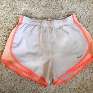 🌻White Nike Dri-Fit Shorts